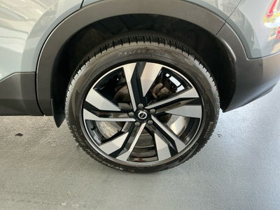 2023 Volvo XC40 B5 Plus Dark Theme