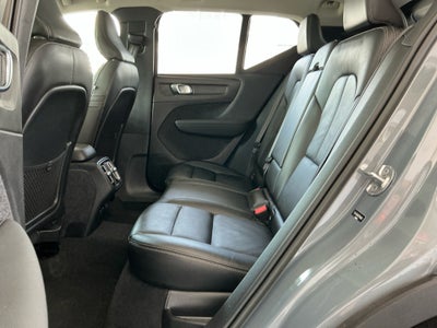 2023 Volvo XC40 B5 Plus Dark Theme