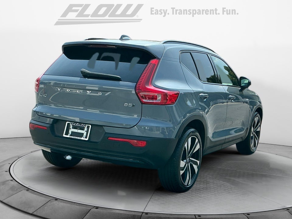 2023 Volvo XC40 B5 Plus Dark Theme