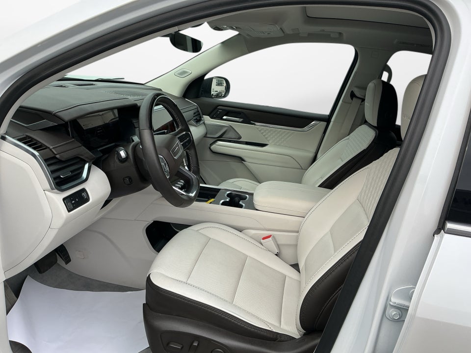 2024 GMC Acadia FWD Denali