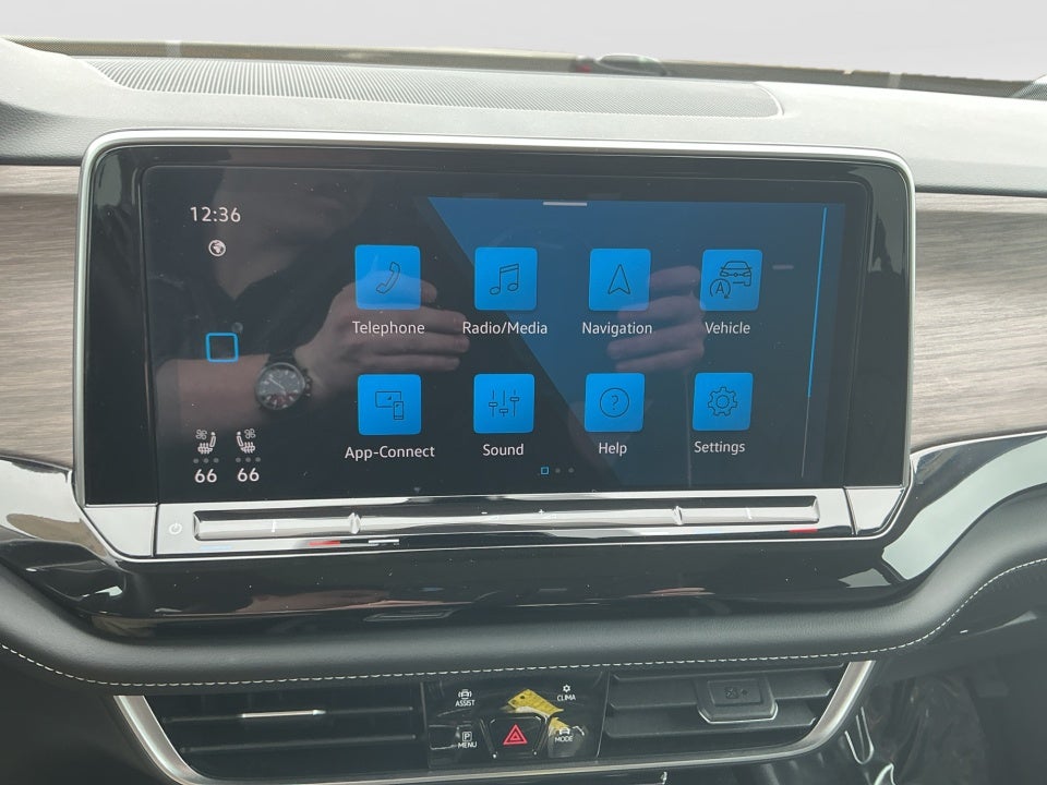 2025 Volkswagen Atlas 2.0T SEL Premium R-Line