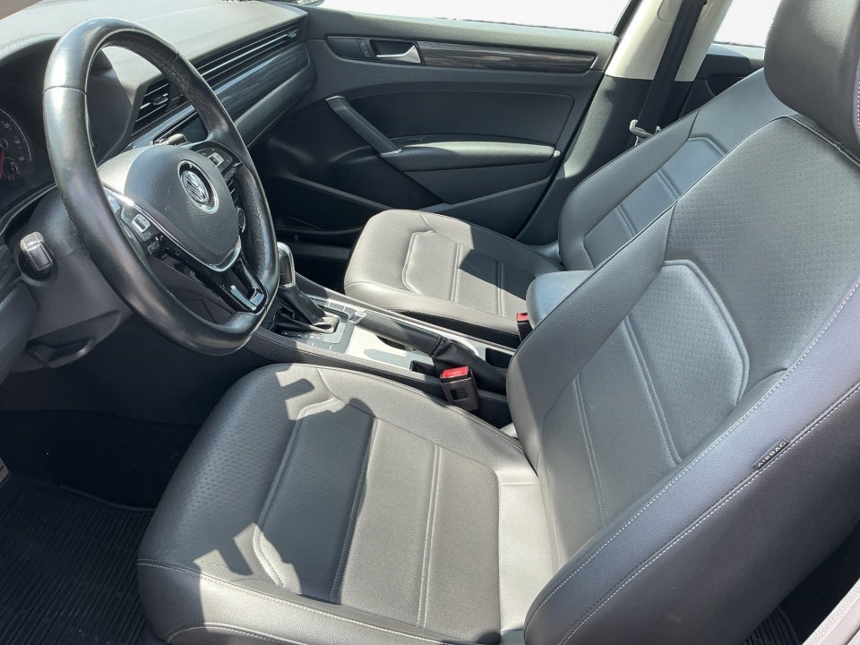 2020 Volkswagen Passat 2.0T R-Line