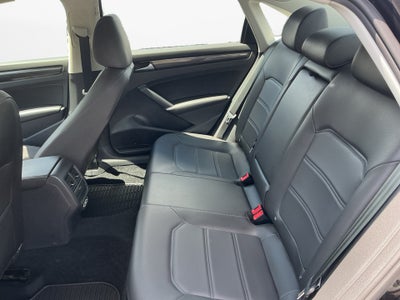 2020 Volkswagen Passat 2.0T R-Line