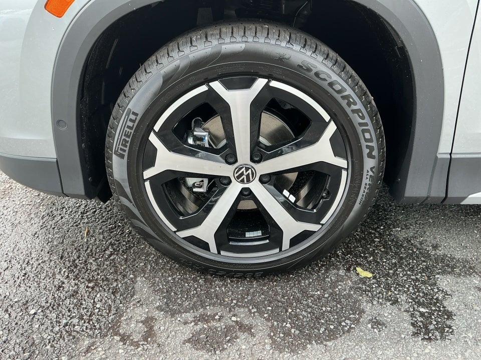 2025 Volkswagen Tiguan 2.0T SE