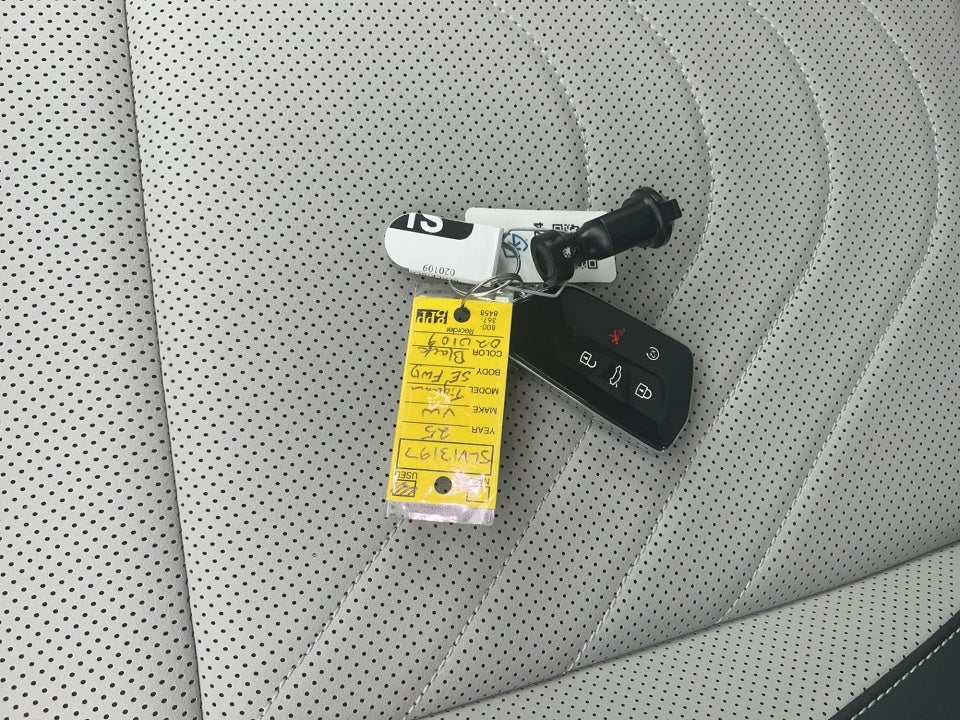 2025 Volkswagen Tiguan 2.0T SE