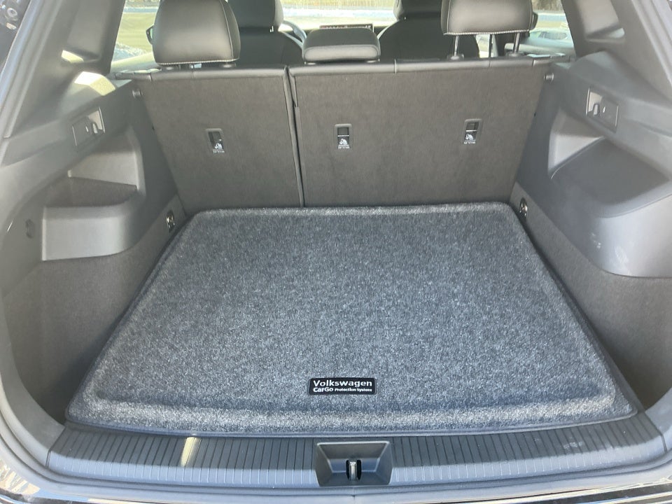 2025 Volkswagen Tiguan 2.0T SE R-Line Black