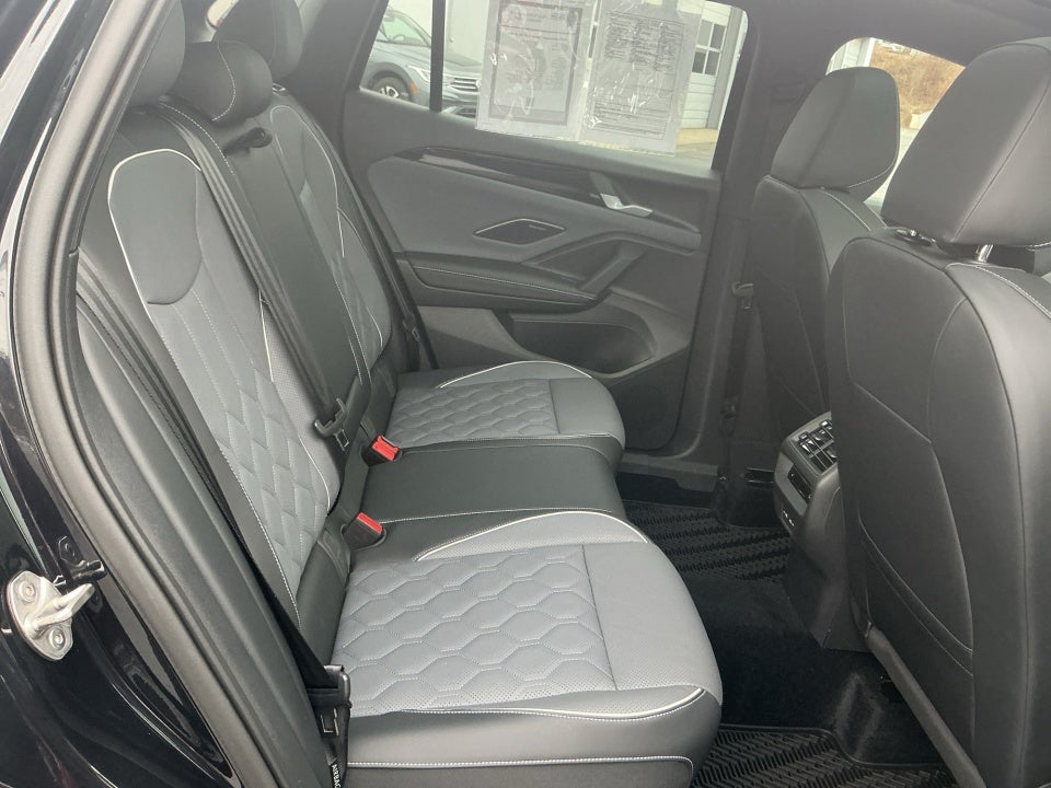 2025 Volkswagen Tiguan 2.0T SEL R-Line