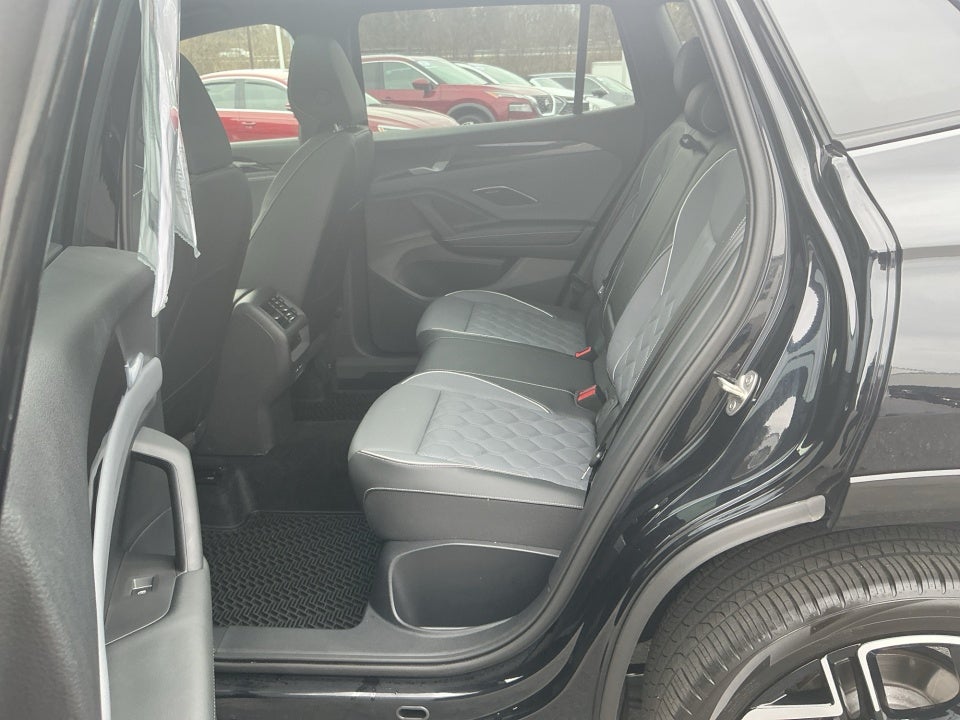 2025 Volkswagen Tiguan 2.0T SEL R-Line