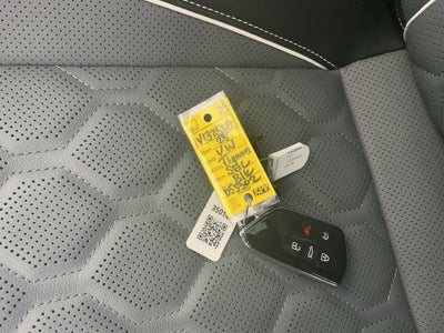 2025 Volkswagen Tiguan 2.0T SEL R-Line