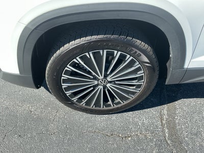 2025 Volkswagen Taos 1.5T SE