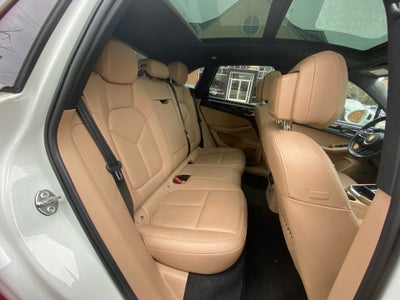 2023 Porsche Macan Base