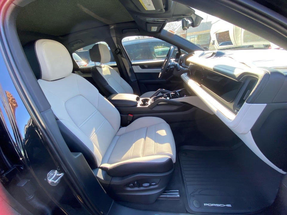 2025 Porsche Cayenne Coupe Coupe AWD