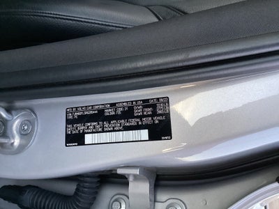 2024 Volvo S60 Recharge Plug-In Hybrid T8 Plus Dark Theme