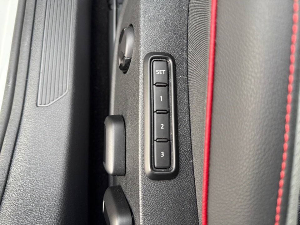 2025 Volkswagen Golf GTI 2.0T Autobahn