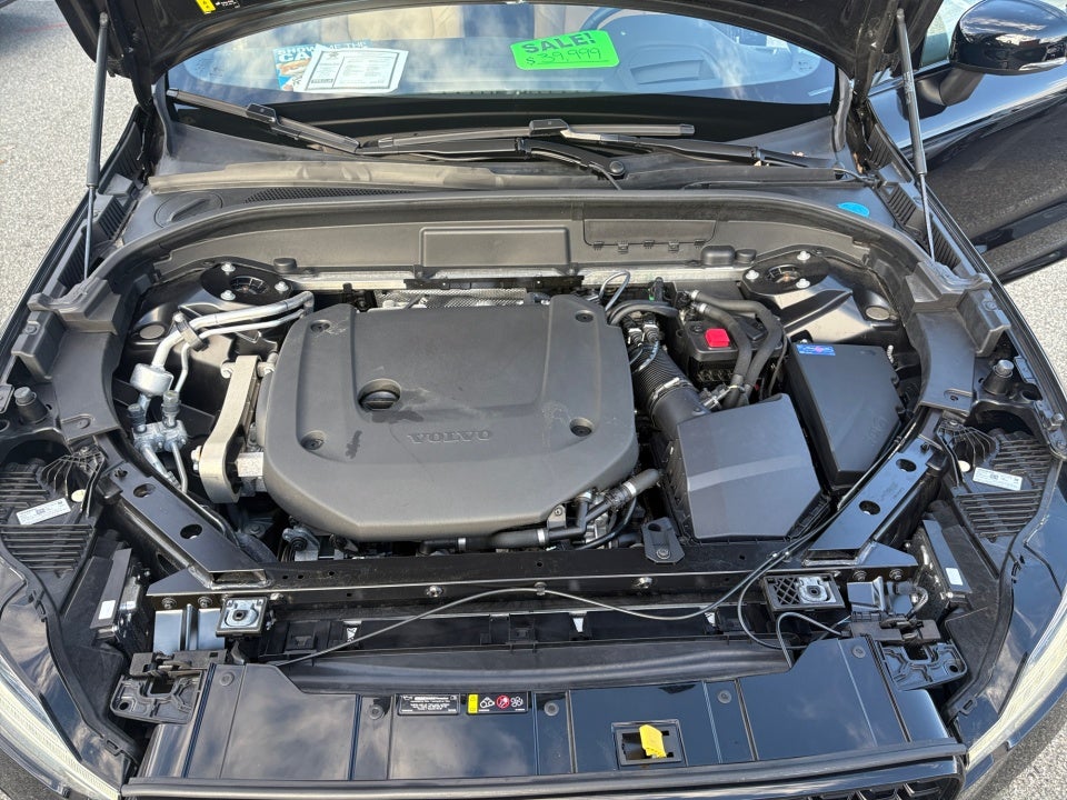 2023 Volvo XC60 B6 Ultimate Dark Theme