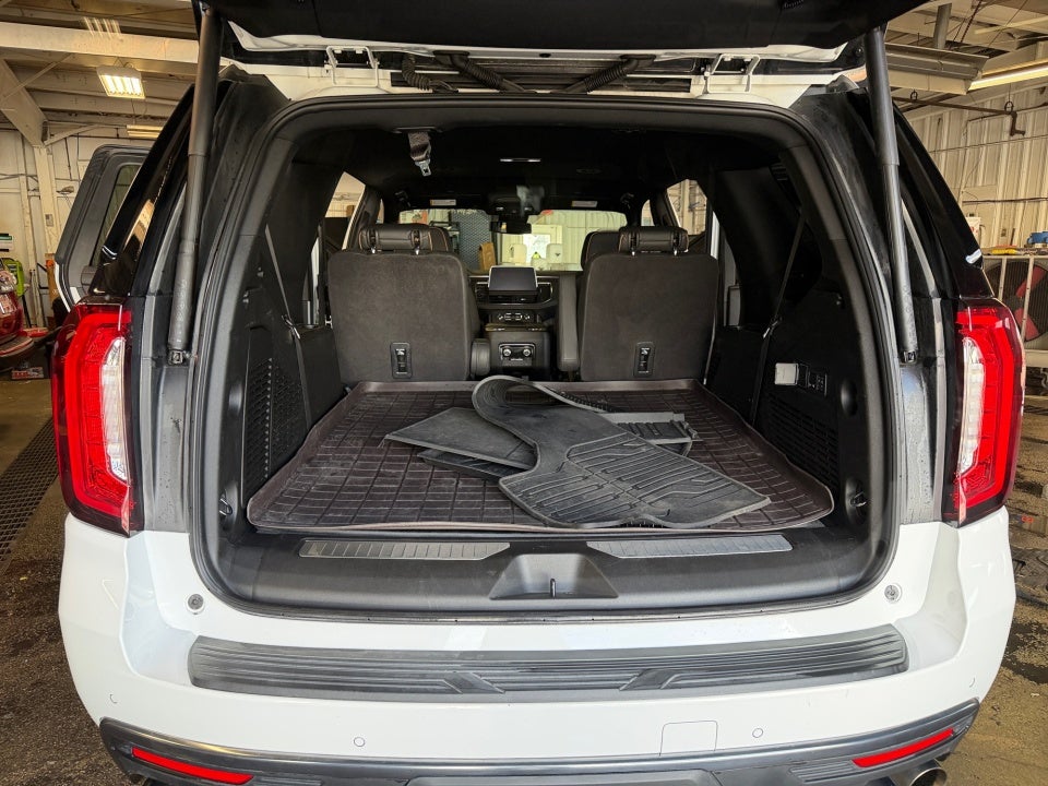 2024 GMC Yukon 4WD AT4