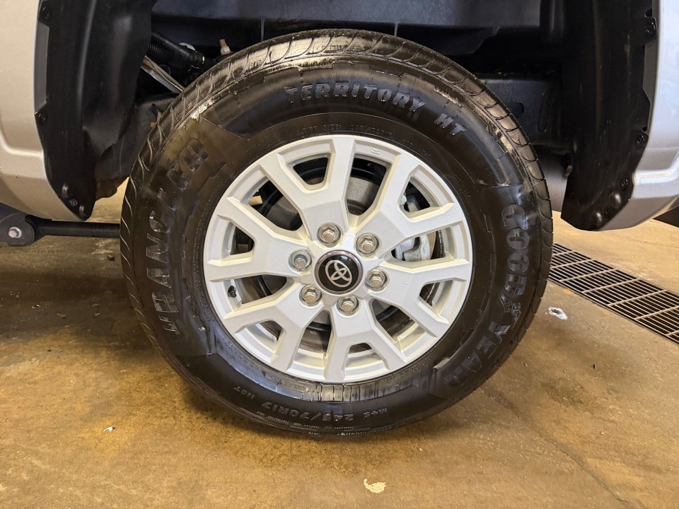 2025 Toyota Tacoma SR5