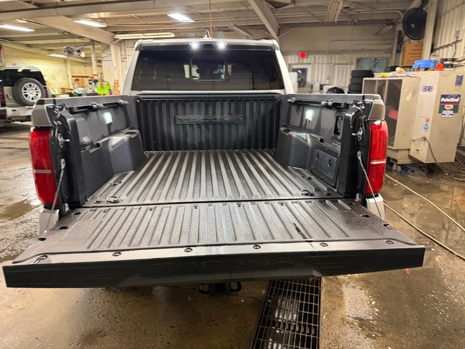 2025 Toyota Tacoma Hybrid TRD Sport 4WD