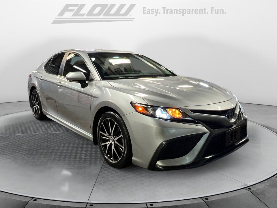 2023 Toyota Camry SE Hybrid