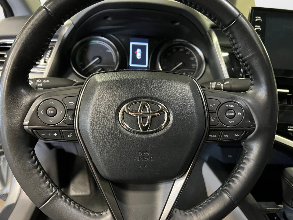 2023 Toyota Camry SE Hybrid