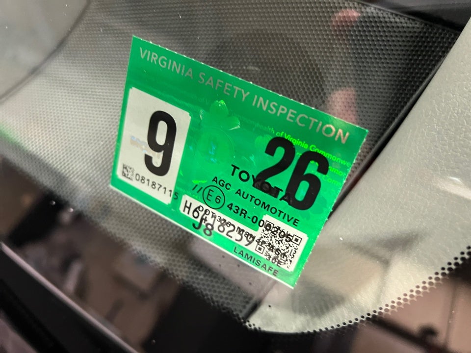 2023 Toyota Camry SE Hybrid