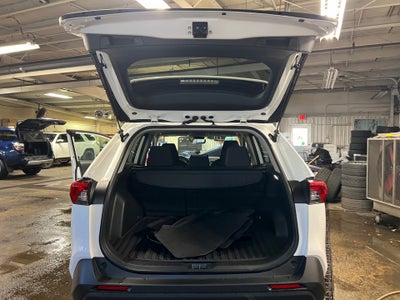 2022 Toyota RAV4 Hybrid LE