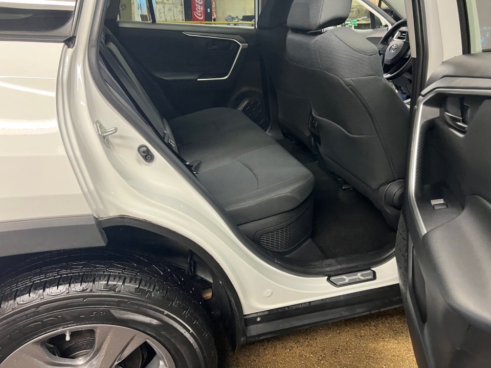 2022 Toyota RAV4 Hybrid LE