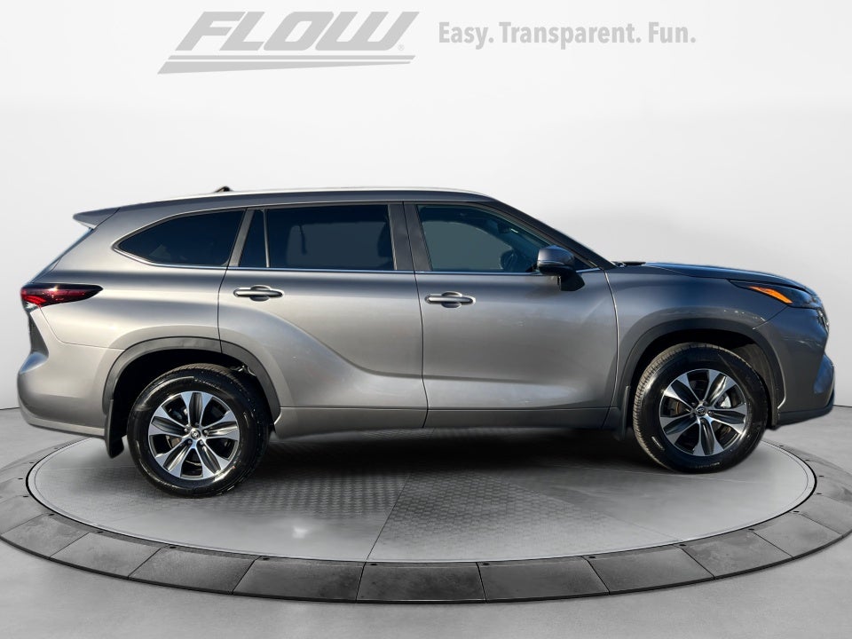 2025 Toyota Highlander XLE