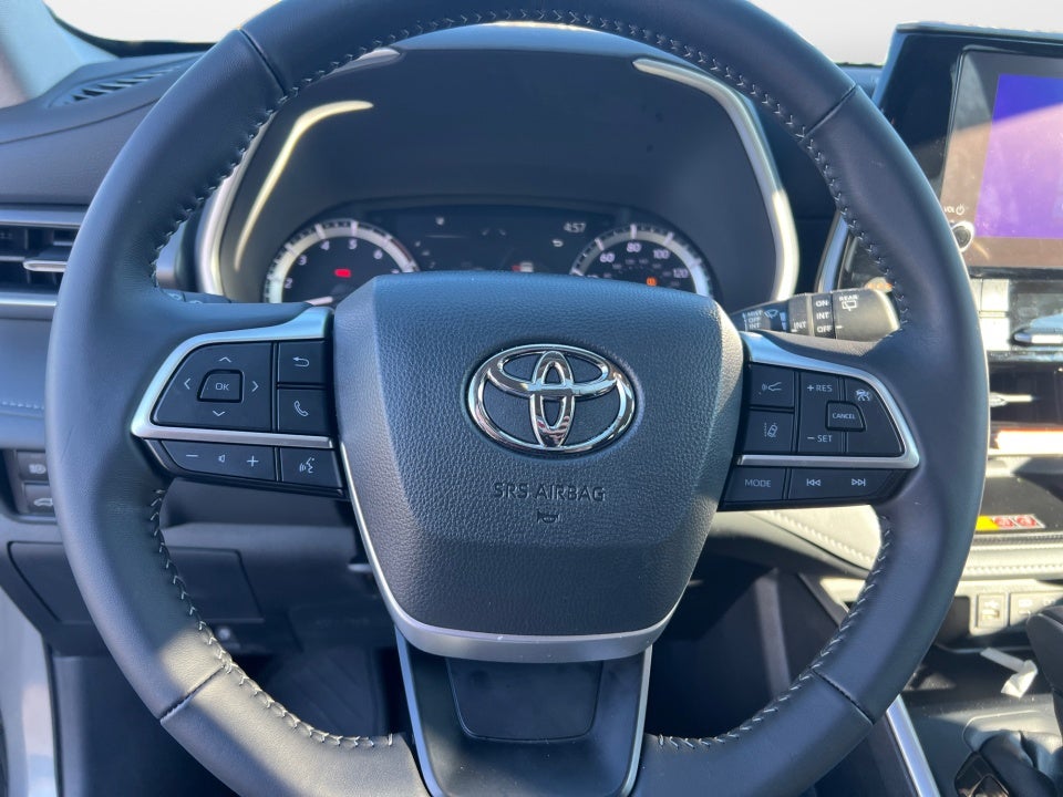 2025 Toyota Highlander XLE