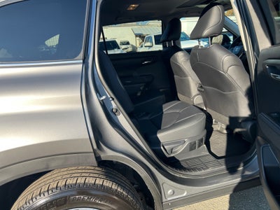 2025 Toyota Highlander XLE