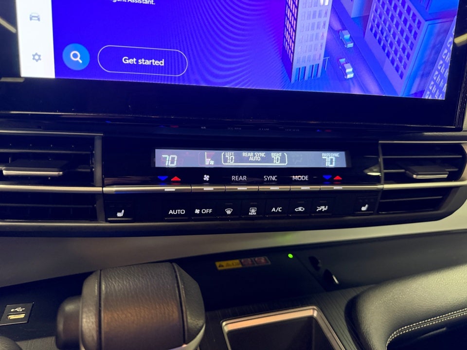 2025 Toyota Sienna XLE 8 Passenger