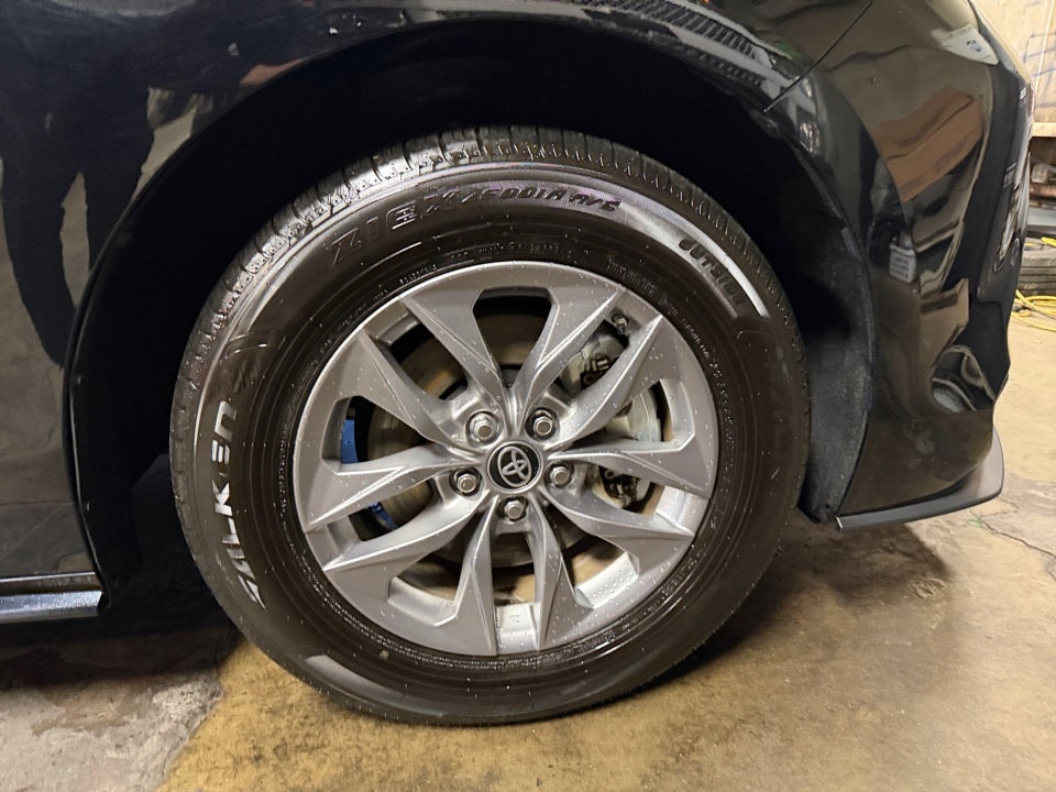 2025 Toyota Sienna XLE 8 Passenger