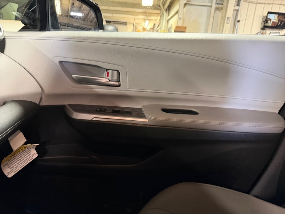 2025 Toyota Sienna XLE 8 Passenger