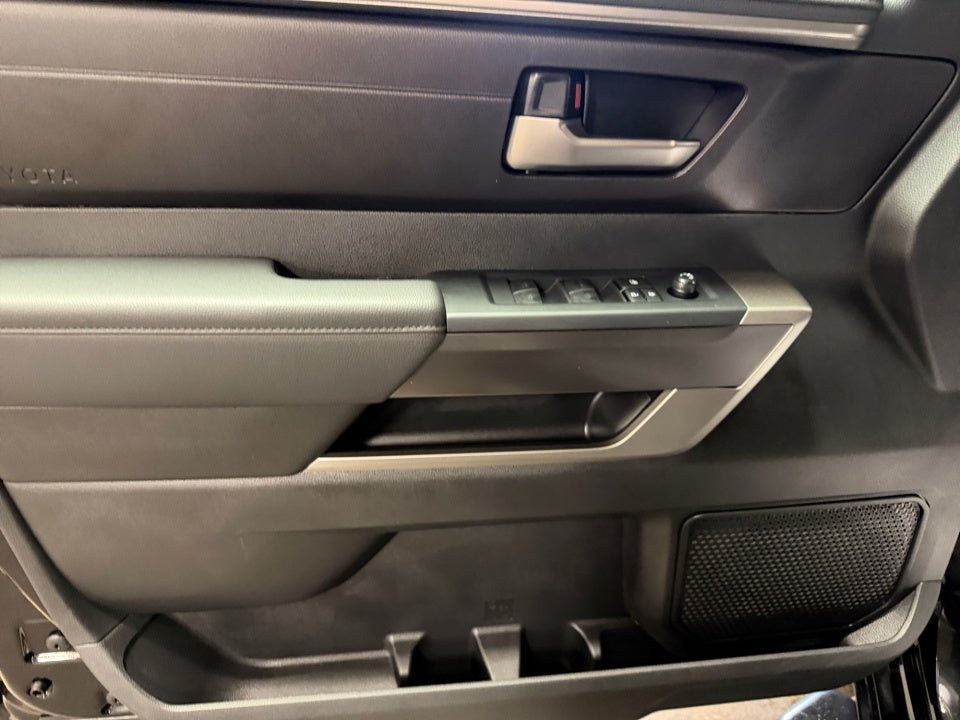 2026 Toyota Tundra SR5 CrewMax 5.5' Bed