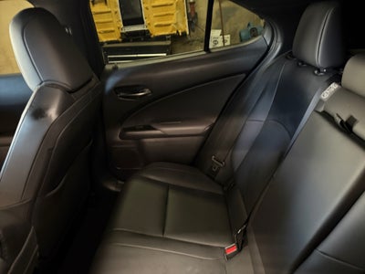 2025 Lexus UX 300h F SPORT Design