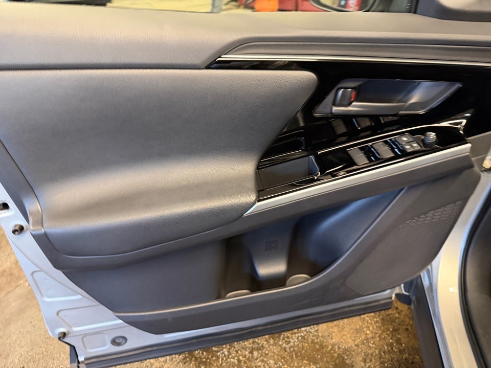 2023 Toyota bZ4X XLE