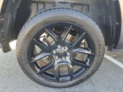 2021 RAM 1500 Laramie Crew Cab 4x4 5'7" Box