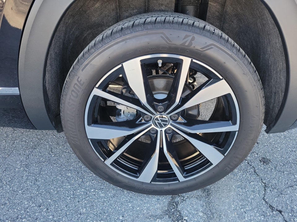 2025 Volkswagen Atlas Cross Sport 2.0T SEL Premium R-Line