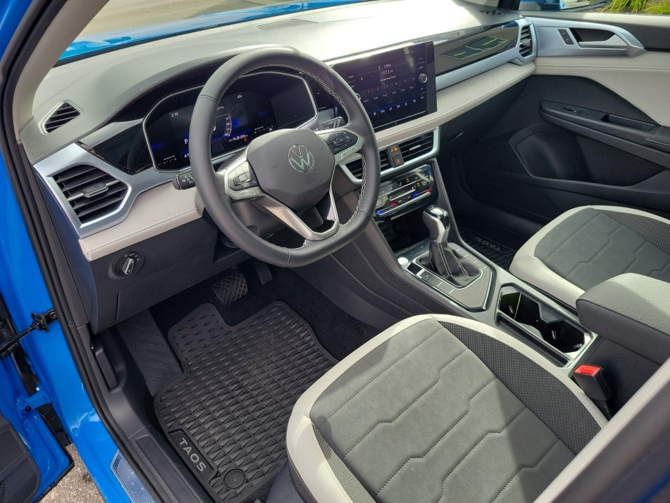 2025 Volkswagen Taos 1.5T SE