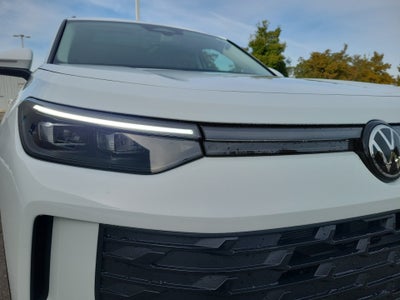 2025 Volkswagen Tiguan 2.0T SE