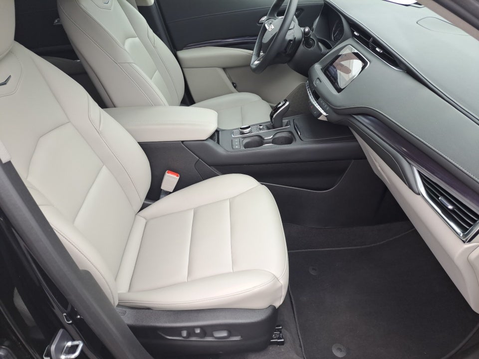 2023 Cadillac XT4 AWD Luxury