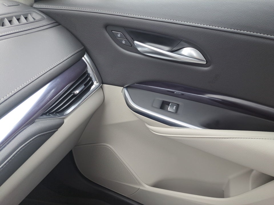 2023 Cadillac XT4 AWD Luxury