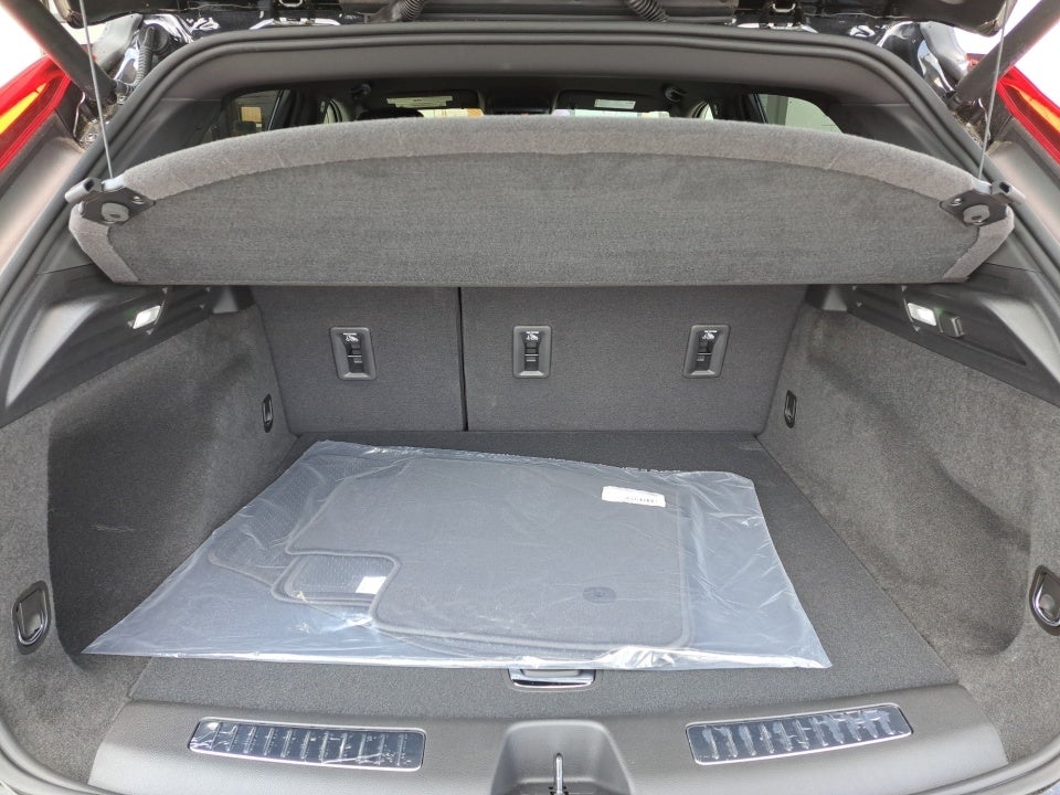 2025 Cadillac XT4 AWD Premium Luxury