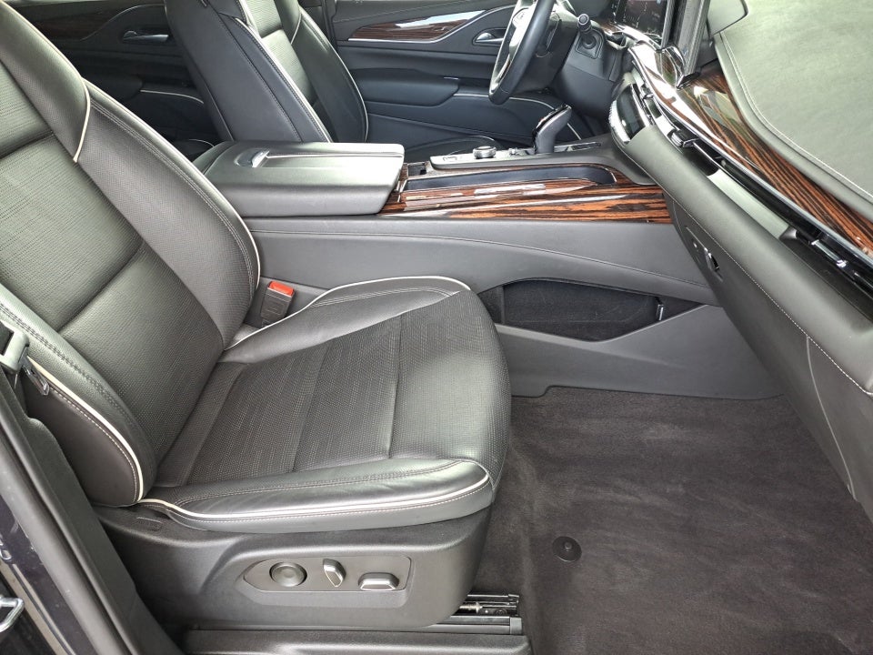 2022 Cadillac Escalade ESV 4WD Premium Luxury