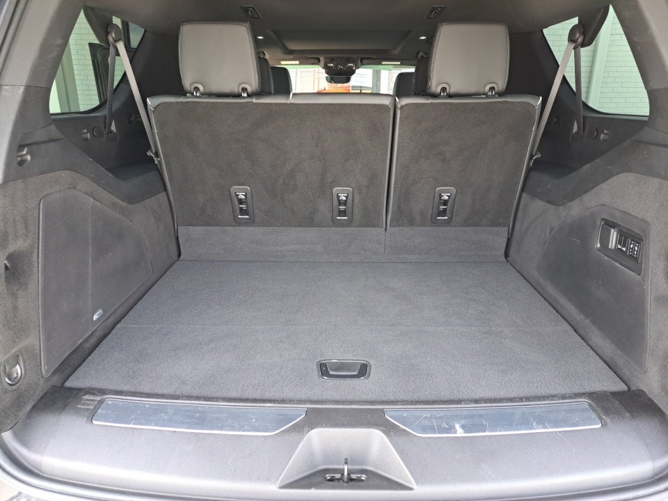 2022 Cadillac Escalade ESV 4WD Premium Luxury