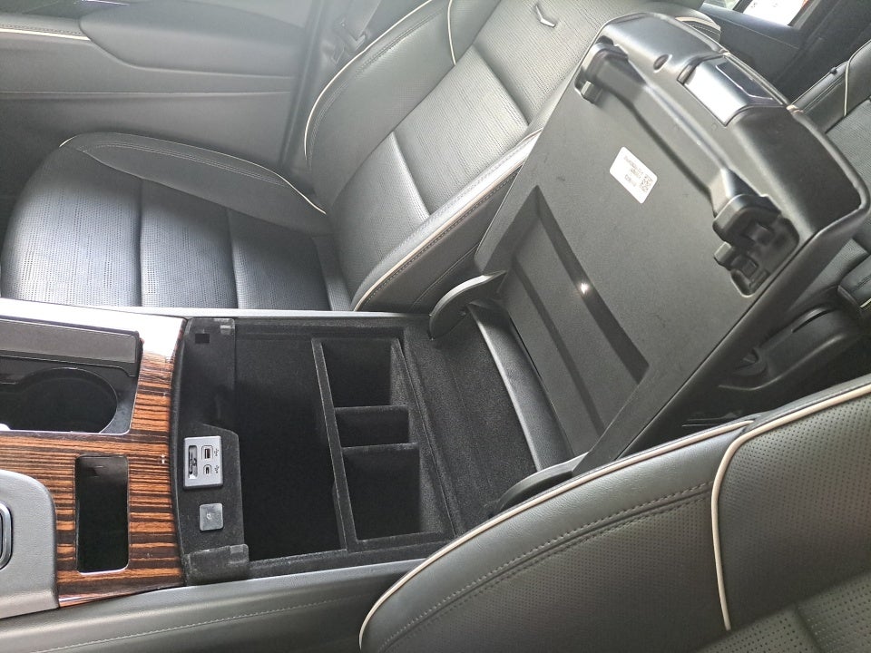 2022 Cadillac Escalade ESV 4WD Premium Luxury