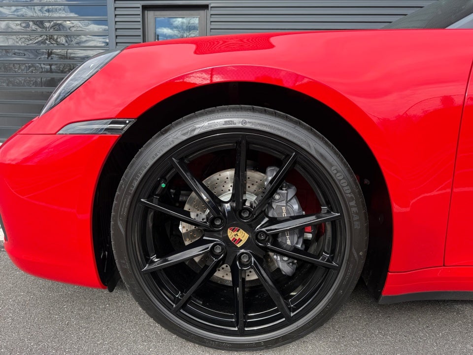 2022 Porsche 911 Carrera