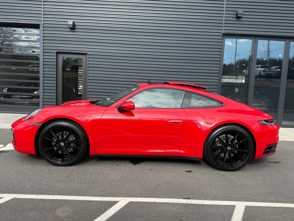 2022 Porsche 911 Carrera