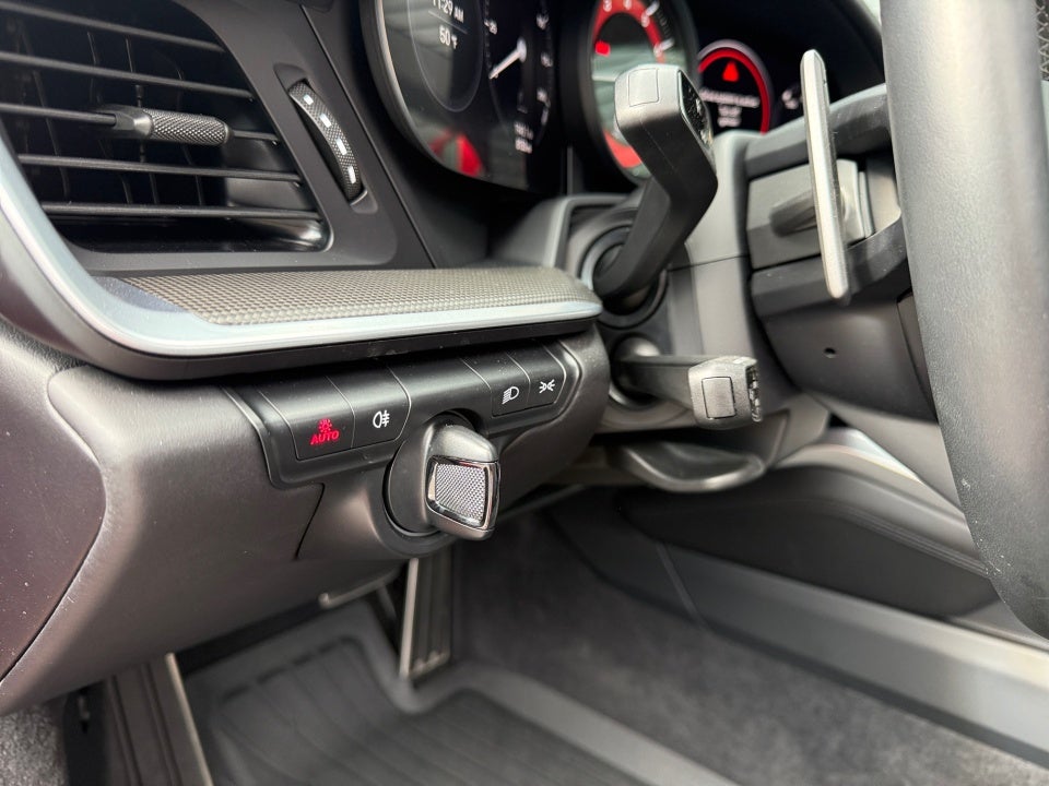 2022 Porsche 911 Carrera