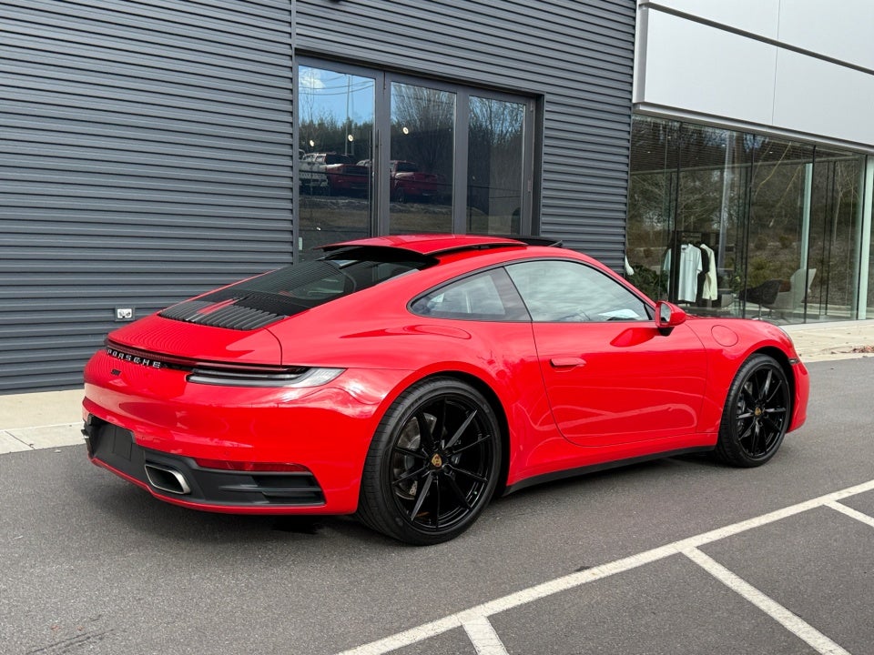 2022 Porsche 911 Carrera